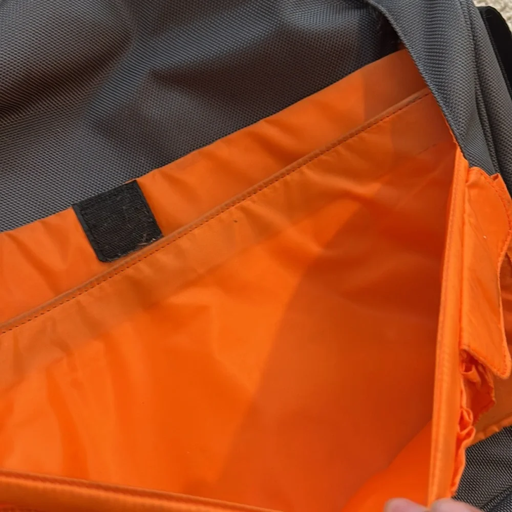 Cocoon Gray Messenger Bag for Men